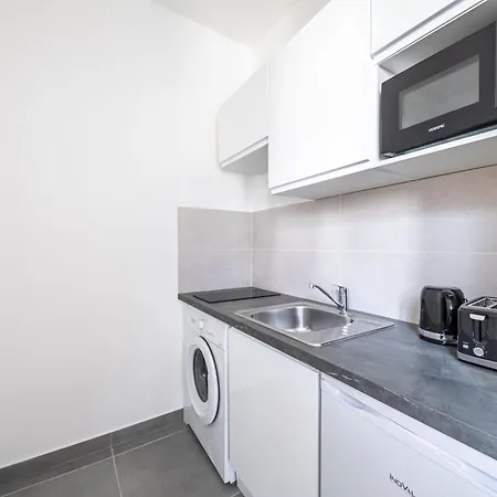 Proche Paris Expo Porte De Versailles - Ii